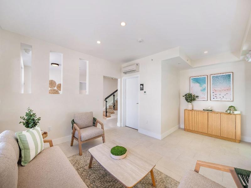Casa Collins image