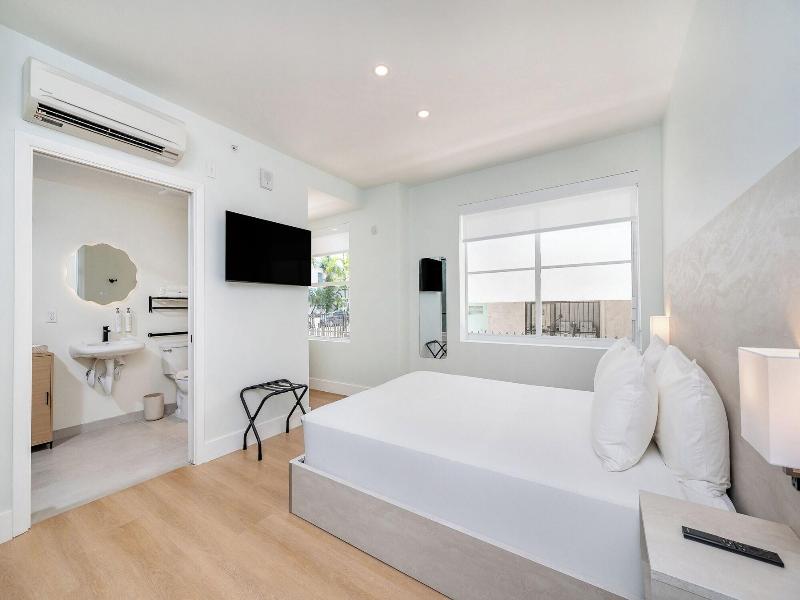Casa Collins image
