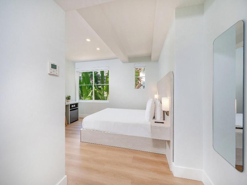 Casa Collins image
