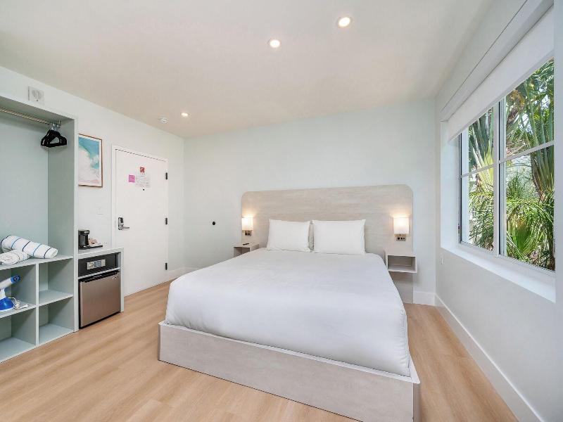 Casa Collins image