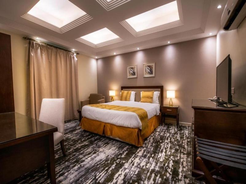 Golden Rose Hotel image