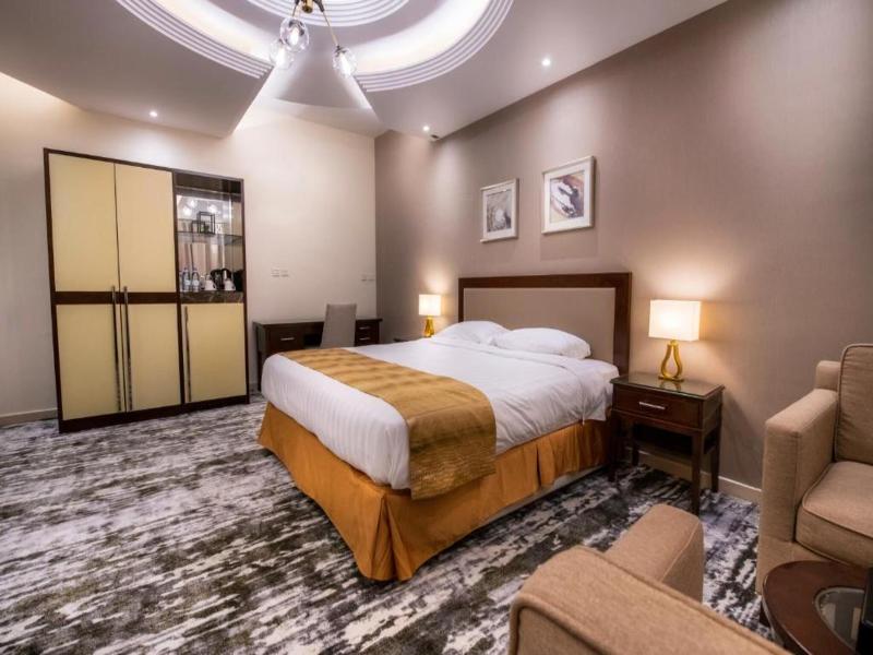 Golden Rose Hotel image