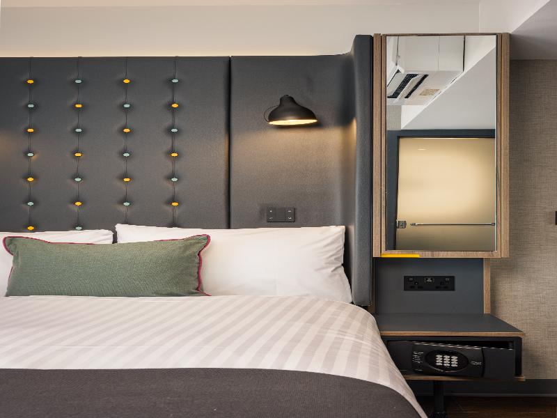 Point A Hotel Edinburgh, St Andrew Square image