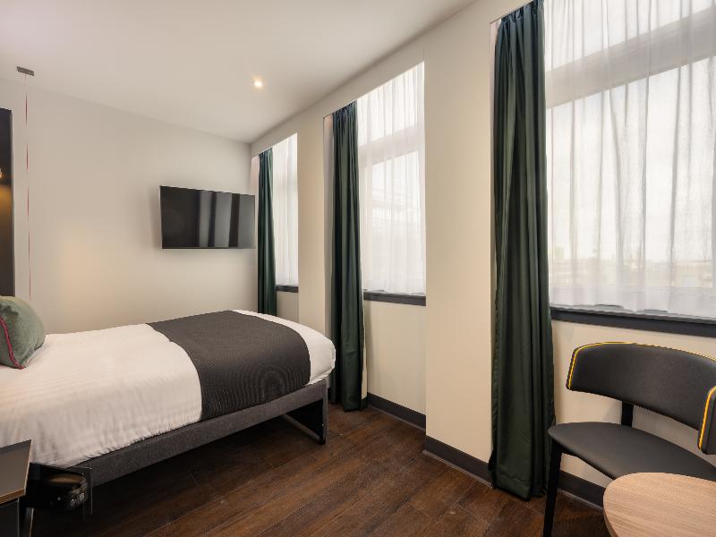 Point A Hotel Edinburgh, St Andrew Square image