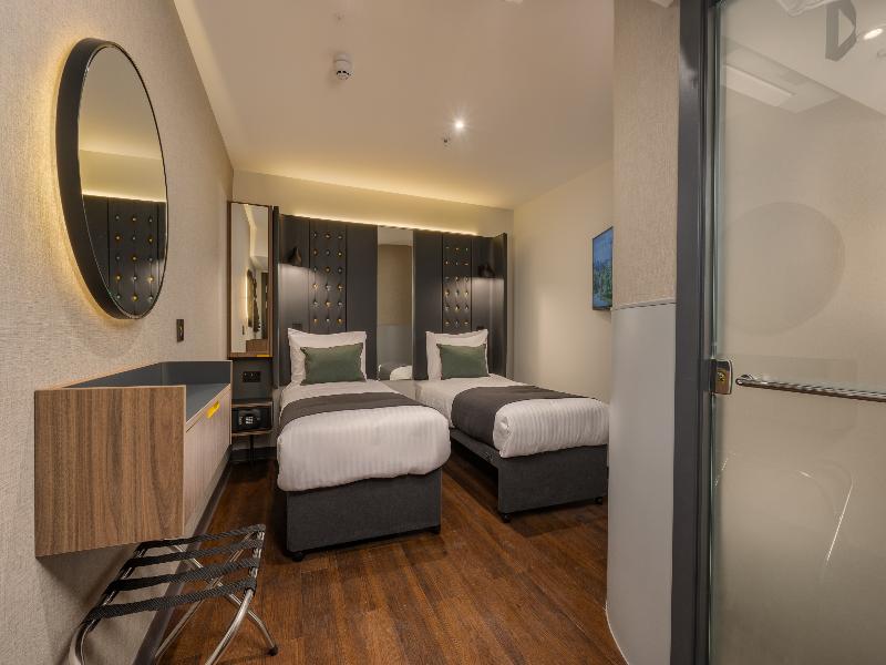 Point A Hotel Edinburgh, St Andrew Square image