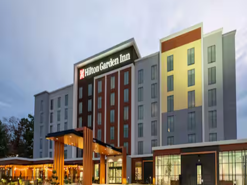 Hilton Garden Inn Kansas City Riverside image