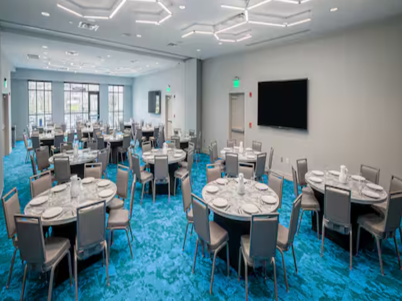 Hilton Garden Inn Kansas City Riverside image