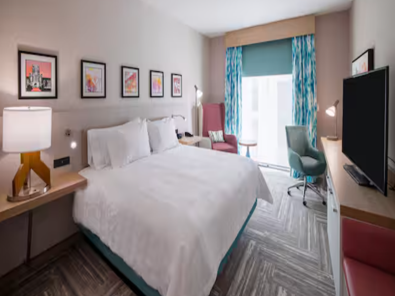 Hilton Garden Inn Kansas City Riverside image