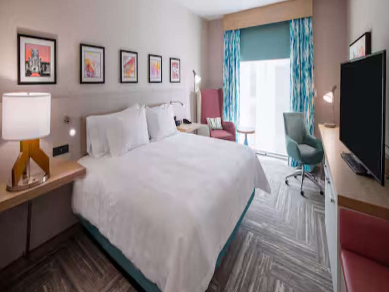 Hilton Garden Inn Kansas City Riverside image