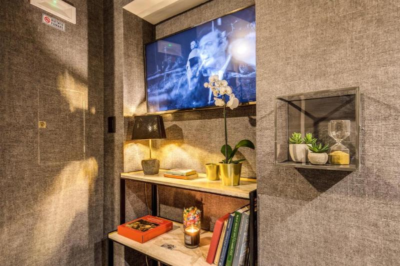 Pax Hotel image