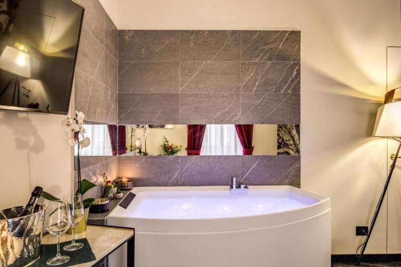 Pax Hotel image