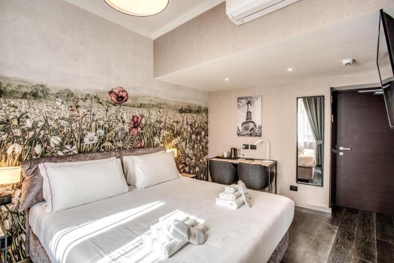 Pax Hotel image
