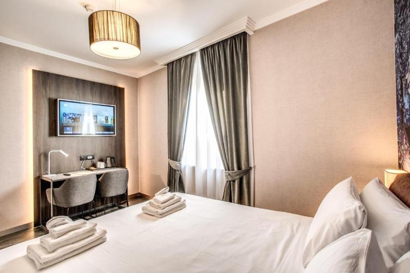 Pax Hotel image