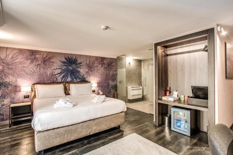 Pax Hotel image