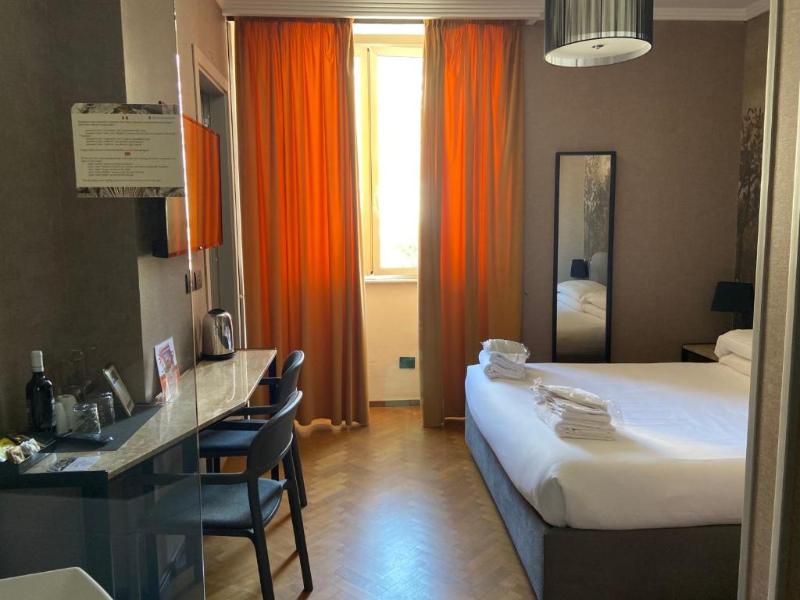 Pax Hotel image