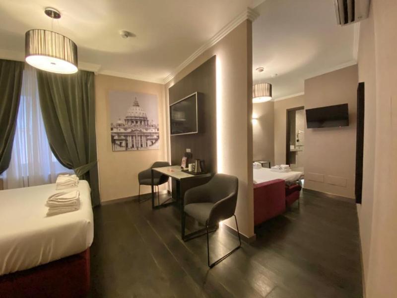 Pax Hotel image