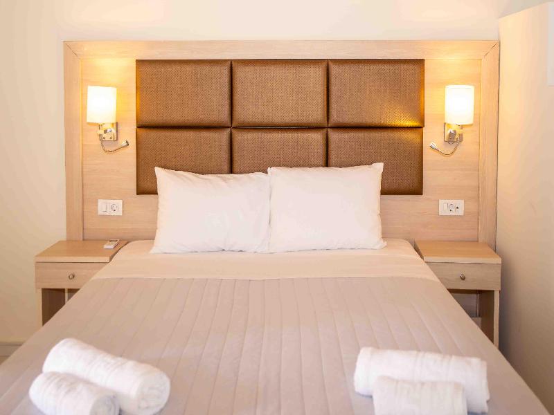 Laguna Holiday Resort Corfu image
