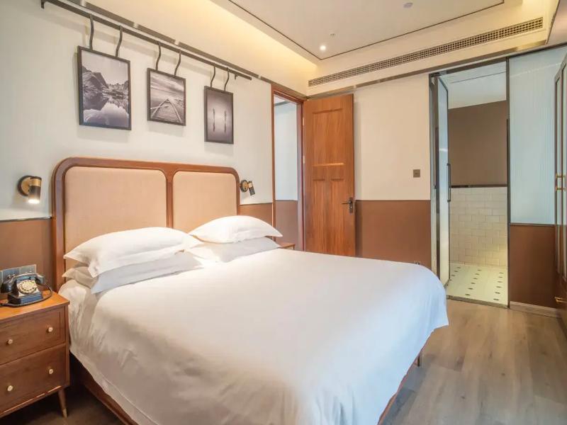 A Memory Hotel