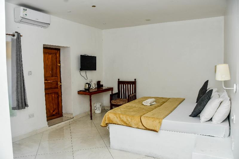 Stonetown Tides Hotel image