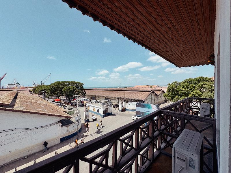 Stonetown Tides Hotel image