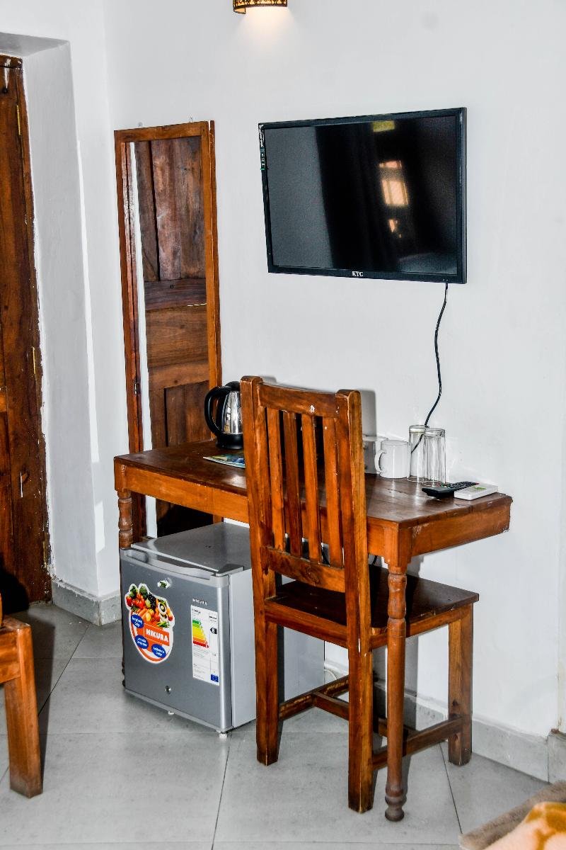 Stonetown Tides Hotel image