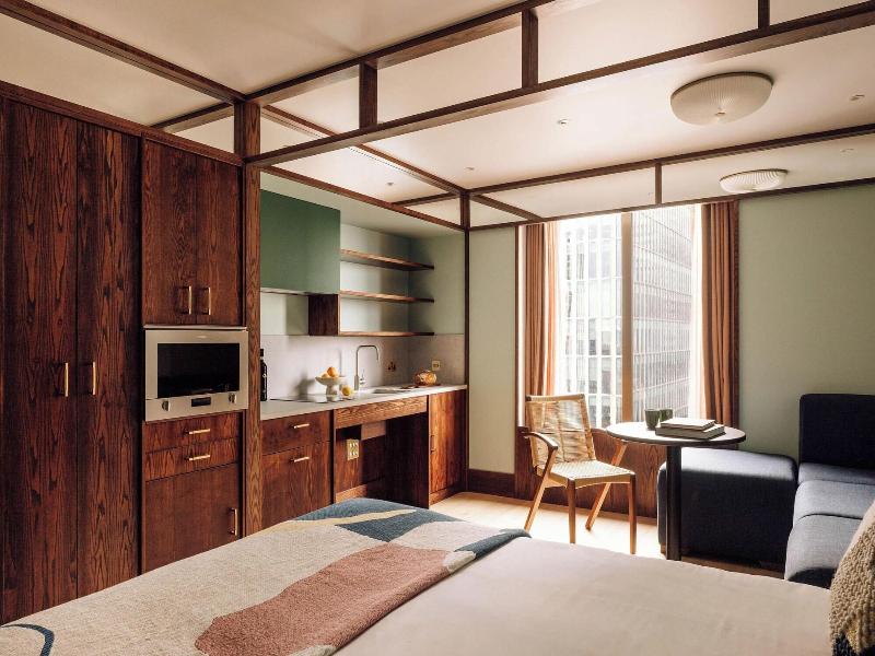 Locke London Canary Wharf image