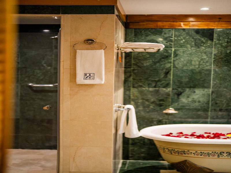 Luxe Avenue Hotel image