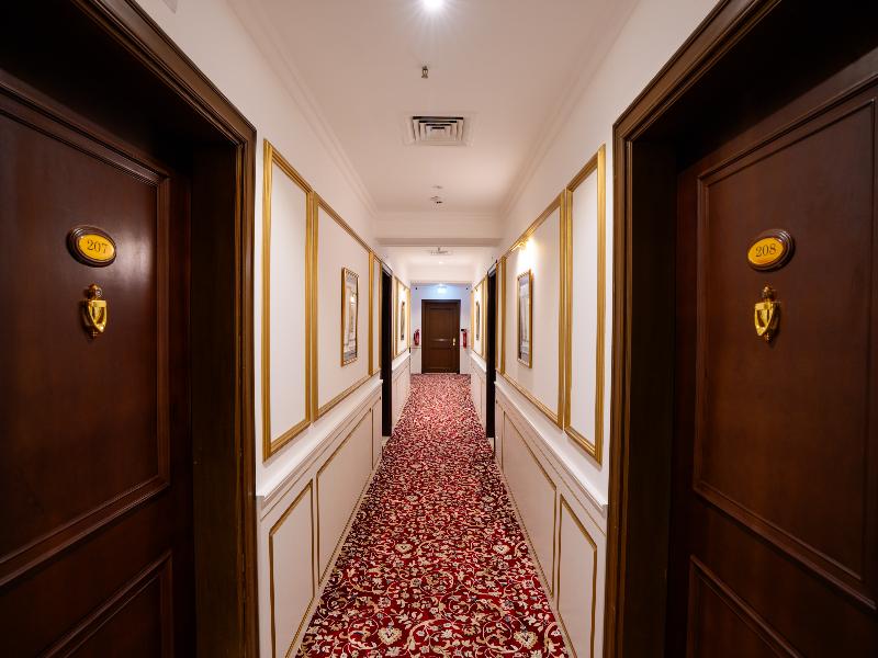 Luxe Avenue Hotel image