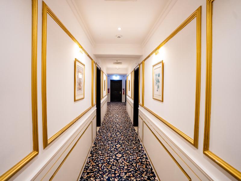Luxe Avenue Hotel image