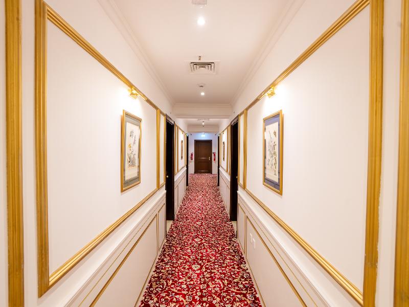 Luxe Avenue Hotel image