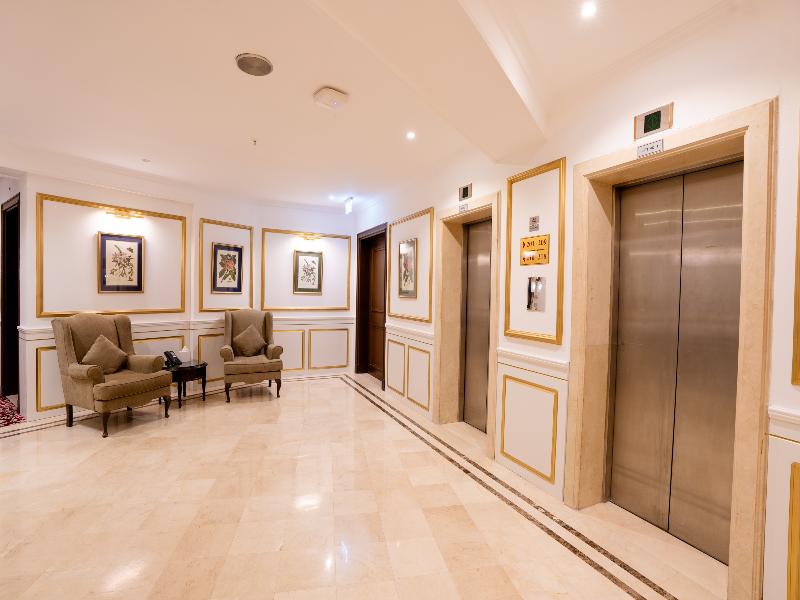 Luxe Avenue Hotel image