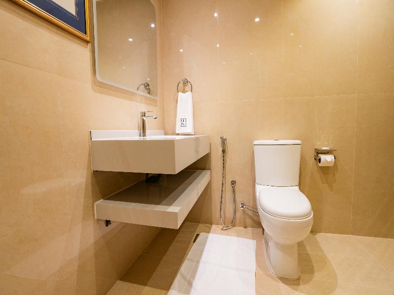 Luxe Avenue Hotel image