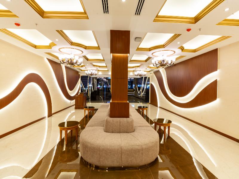 Luxe Avenue Hotel image