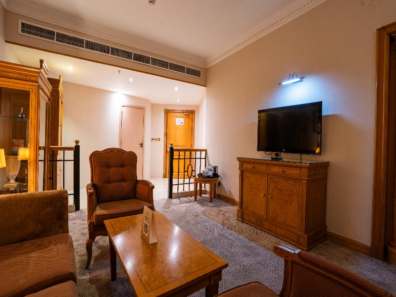 Luxe Avenue Hotel image