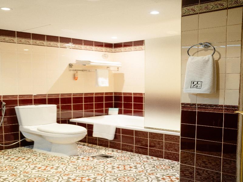 Luxe Avenue Hotel image