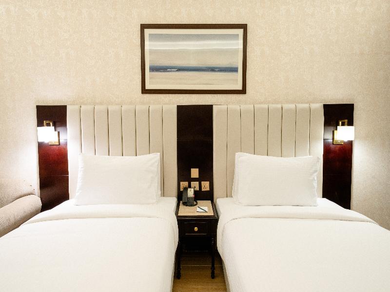 Luxe Avenue Hotel image