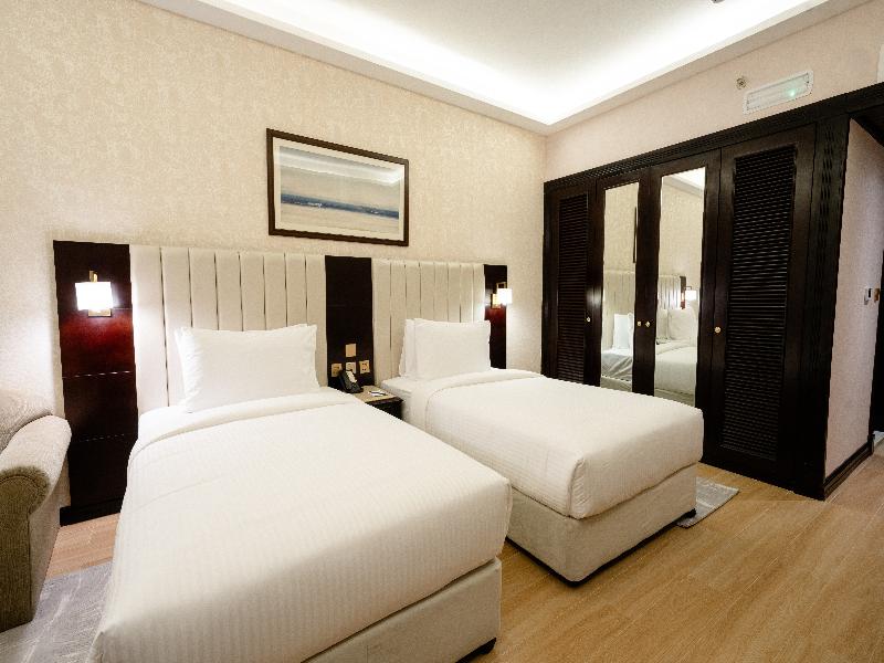 Luxe Avenue Hotel image