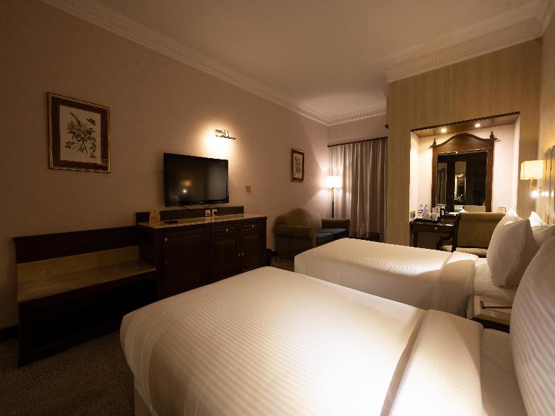 Luxe Avenue Hotel image