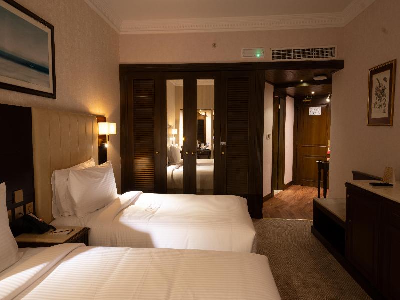 Luxe Avenue Hotel image
