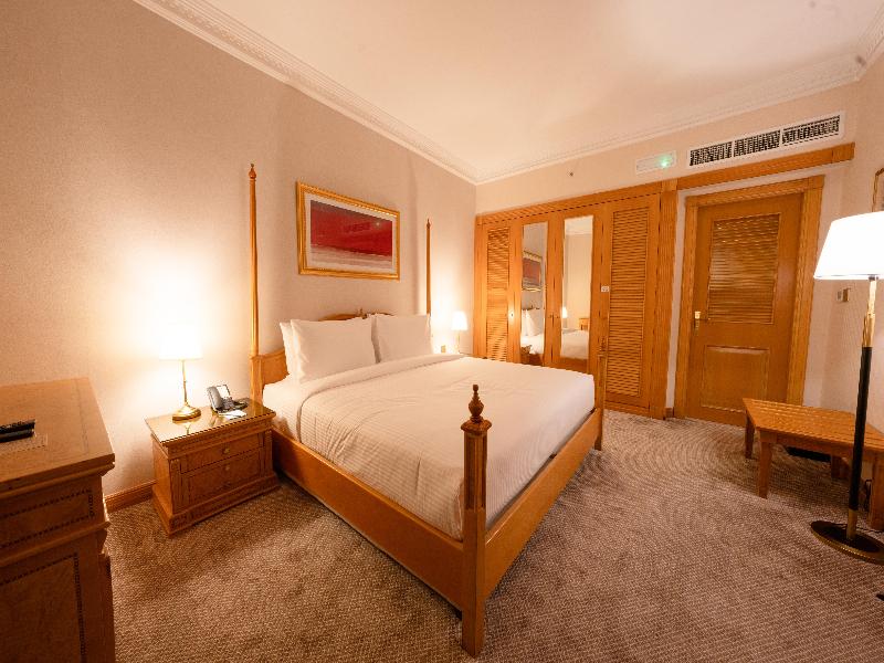 Luxe Avenue Hotel image