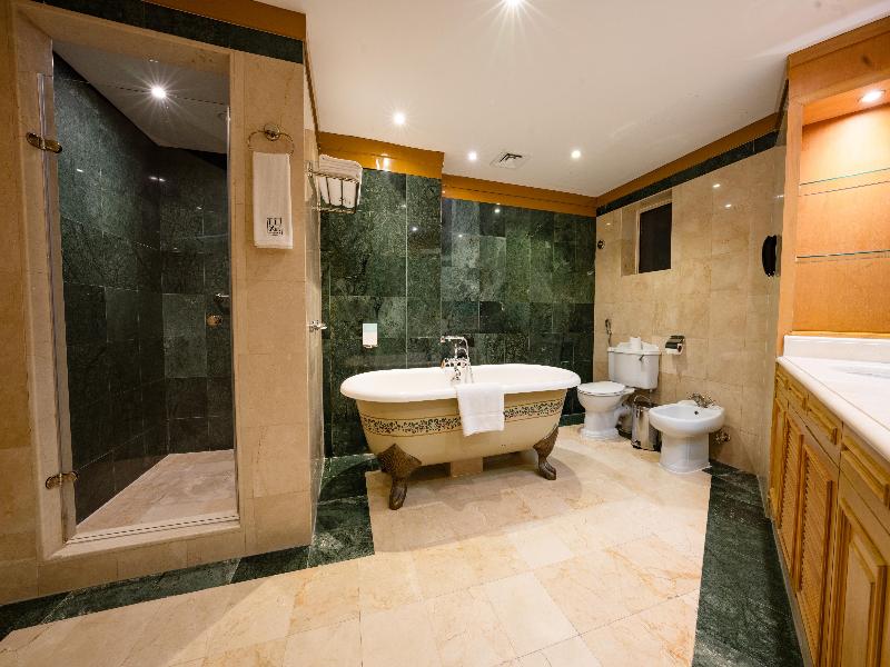 Luxe Avenue Hotel image