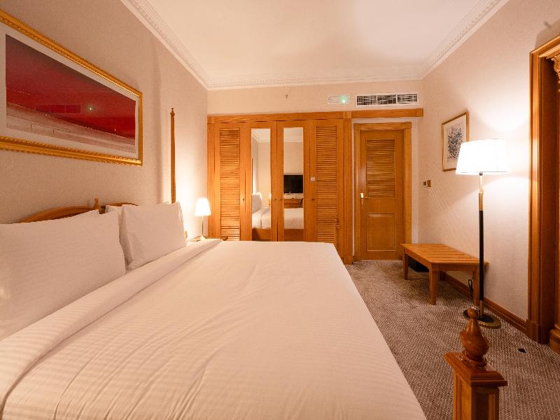 Luxe Avenue Hotel image