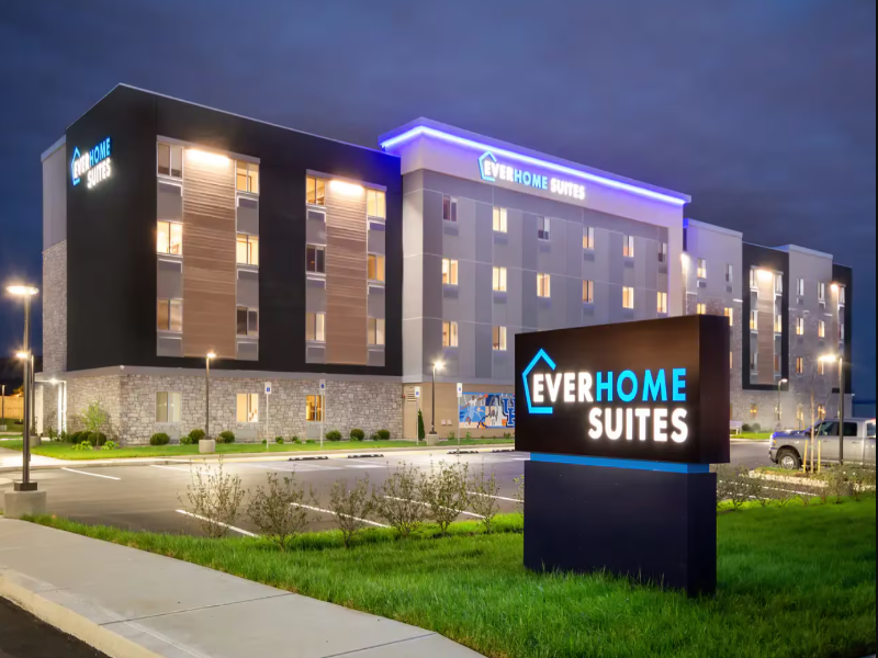 Everhome Suites Lexington - Horse Park image