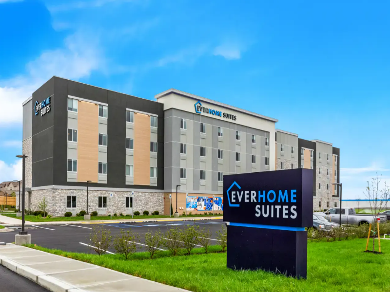 Everhome Suites Lexington - Horse Park image