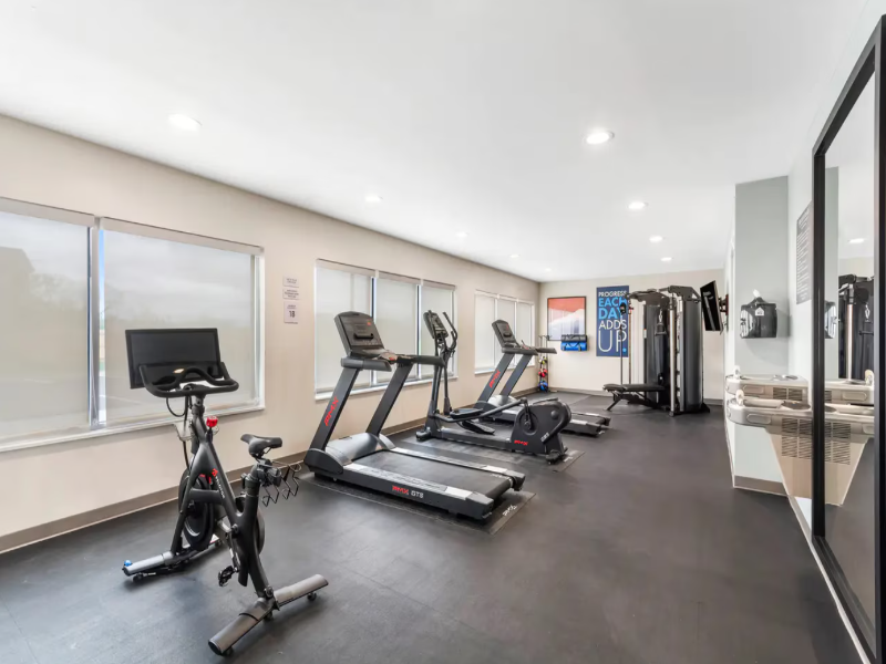 Everhome Suites Lexington - Horse Park image