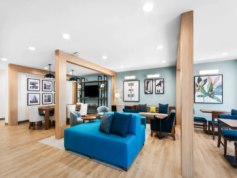 Everhome Suites Lexington - Horse Park image