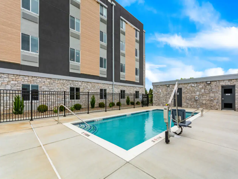 Everhome Suites Lexington - Horse Park image