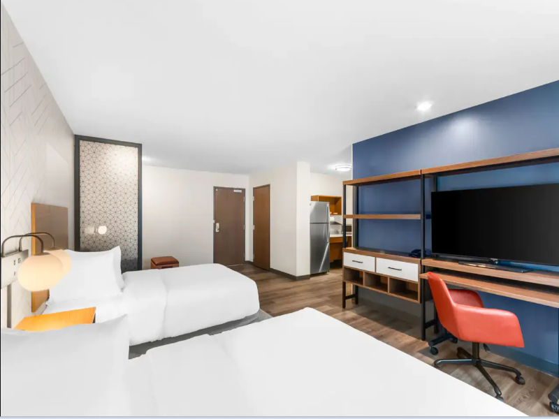 Everhome Suites Lexington - Horse Park image