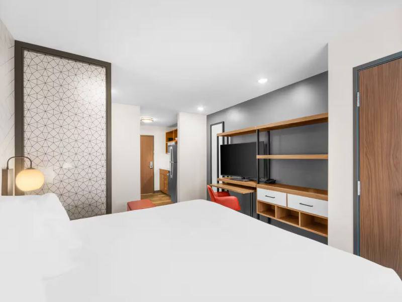 Everhome Suites Lexington - Horse Park image