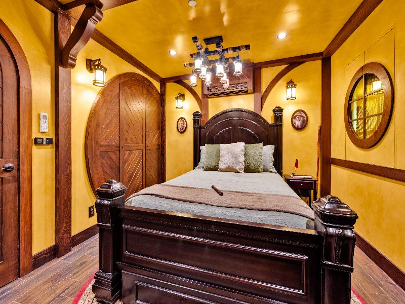 Victorian Mansion Bed & Breakfast image